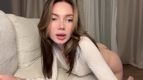 Sofi   online show from December 2025 09:00:01 PM