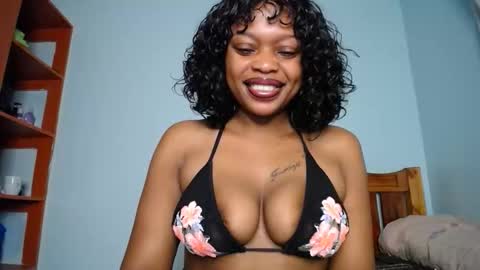 Niah online show from September 2025 01:19:02 AM
