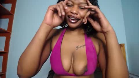 Niah online show from September 2025 10:20:02 AM