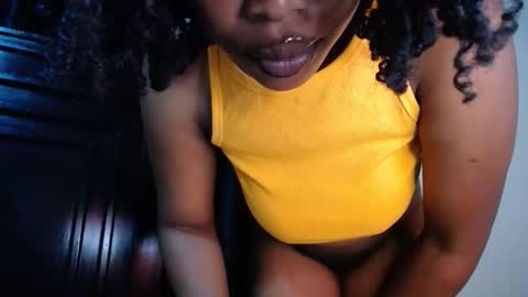 Snapshot of love_niahh chatting on April 2026 04:00:01 PM niahh online show from April 2026 04:00:01 PM