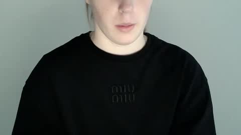 Vivian online show from November 2025 01:33:02 PM