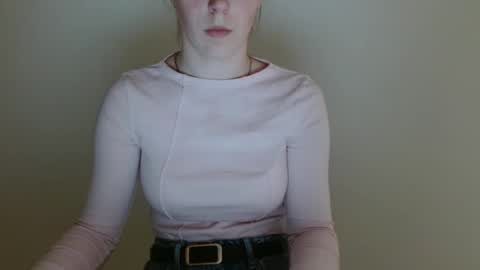 Vivian online show from April 2026 02:07:02 PM