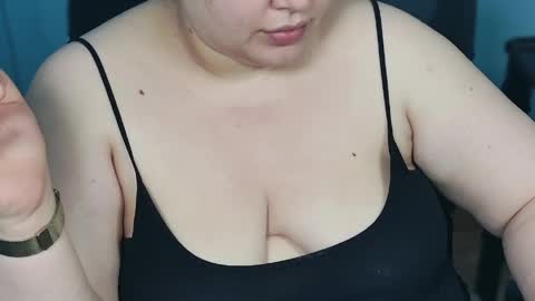 Snapshot of love_wiggy18 chatting on May 2026 08:10:02 AM Ally online show from May 2026 08:10:02 AM