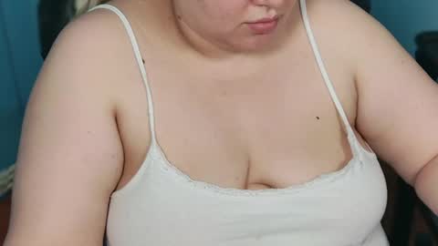 Snapshot of love_wiggy18 chatting on May 2026 07:15:02 AM Ally online show from May 2026 07:15:02 AM