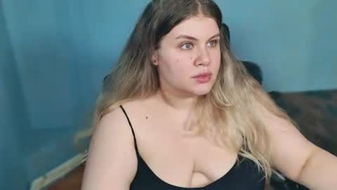 Snapshot of love_wiggy18 chatting on June 2026 04:53:02 PM Ally online show from June 2026 04:53:02 PM