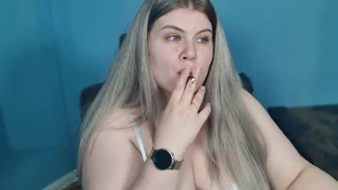 Snapshot of love_wiggy18 chatting on June 2026 05:10:01 AM Ally online show from June 2026 05:10:01 AM
