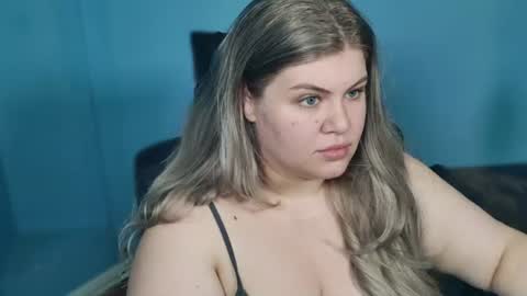 Snapshot of love_wiggy18 chatting on June 2026 04:28:01 AM Ally online show from June 2026 04:28:01 AM