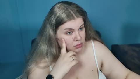 Snapshot of love_wiggy18 chatting on July 2026 05:17:01 PM Ally online show from July 2026 05:17:01 PM