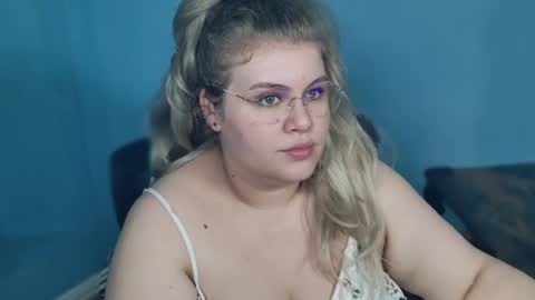 Snapshot of love_wiggy18 chatting on July 2026 08:30:02 AM Ally online show from July 2026 08:30:02 AM