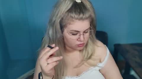 Snapshot of love_wiggy18 chatting on July 2026 04:51:02 AM Ally online show from July 2026 04:51:02 AM