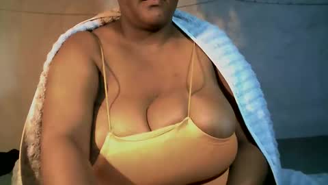 Snapshot of lovebesty chatting on June 2026 04:57:01 AM lovebesty online show from June 2026 04:57:01 AM