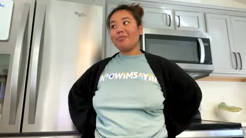 Snapshot of lovellly_ chatting on January 2025 07:28:01 PM Love online show from January 2025 07:28:01 PM