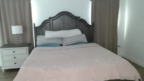 Snapshot of lovellly_ chatting on November 2025 07:14:01 PM Love online show from November 2025 07:14:01 PM