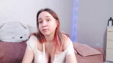 Snapshot of lovely_hayley chatting on June 2026 10:21:02 PM Lovely Hayley online show from June 2026 10:21:02 PM