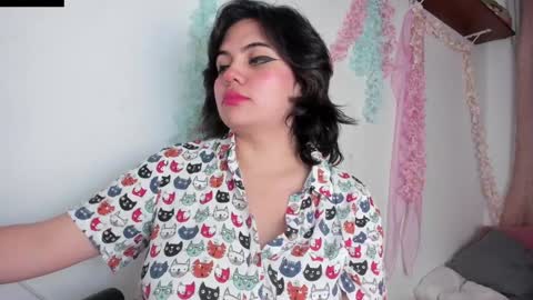 Snapshot of lovely_paris_01 chatting on January 2025 05:22:02 AM Paris Rose online show from January 2025 05:22:02 AM