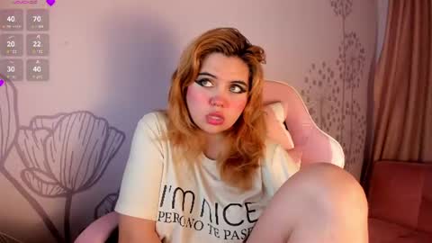 Snapshot of lovely_paris_01 chatting on June 2026 08:28:01 AM Paris Rose online show from June 2026 08:28:01 AM