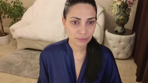 Snapshot of lovelybeatricee chatting on April 2026 12:19:02 PM Beatrice online show from April 2026 12:19:02 PM
