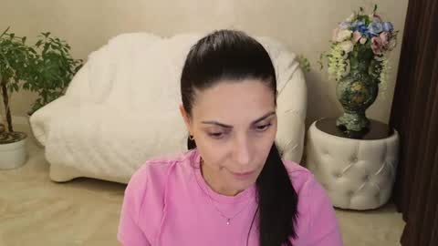 Snapshot of lovelybeatricee chatting on April 2026 12:09:02 PM Beatrice online show from April 2026 12:09:02 PM
