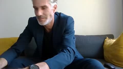 Snapshot of lovelybigcockgentleman chatting on September 2025 03:56:02 PM Max online show from September 2025 03:56:02 PM