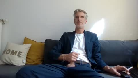 Snapshot of lovelybigcockgentleman chatting on September 2025 02:06:02 PM Max online show from September 2025 02:06:02 PM