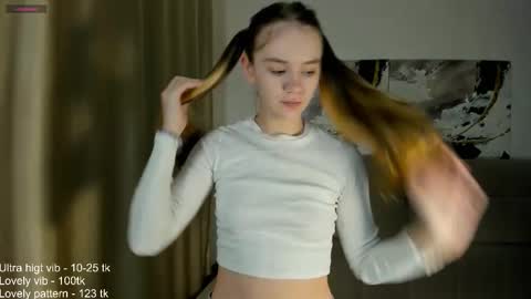 Snapshot of lovelygracee chatting on September 2025 05:23:02 PM lovelygracee online show from September 2025 05:23:02 PM