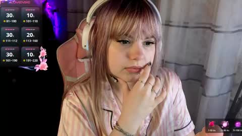 Snapshot of lovelykristii chatting on May 2026 11:55:01 PM hristie online show from May 2026 11:55:01 PM