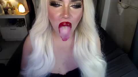 Rebeca online show from December 2024 06:17:01 PM