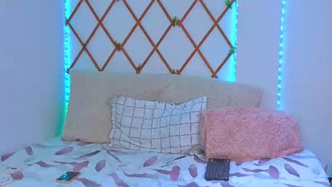 lovelymoon_ online show from July 2026 11:31:01 PM