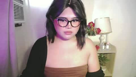 Snapshot of lovelypinaychubsx chatting on June 2026 04:55:01 AM lovely online show from June 2026 04:55:01 AM