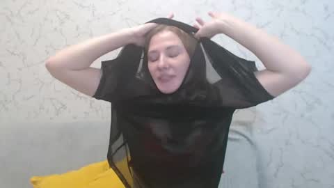 Snapshot of lovepeanutgirl chatting on February 2025 03:17:02 PM Mary Love online show from February 2025 03:17:02 PM