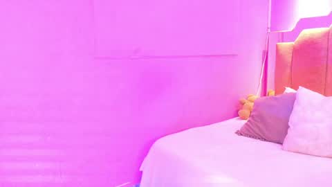 L O V E  online show from April 2026 12:21:01 PM