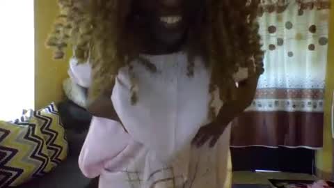 Snapshot of lover_birds chatting on December 2025 01:16:02 PM lovers online show from December 2025 01:16:02 PM