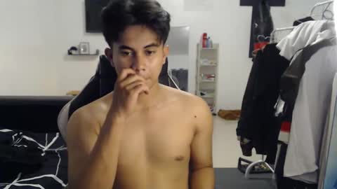 Snapshot of loverboyph04 chatting on October 2025 07:08:01 AM loverboyph04 online show from October 2025 07:08:01 AM