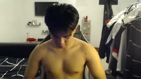 Snapshot of loverboyph04 chatting on October 2025 03:58:02 AM loverboyph04 online show from October 2025 03:58:02 AM