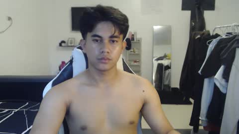 Snapshot of loverboyph04 chatting on November 2025 02:06:01 AM loverboyph04 online show from November 2025 02:06:01 AM