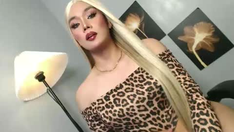 lovers moon22 online show from February 2026 02:38:01 PM