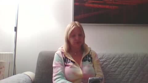 Marlyn online show from December 2025 04:59:02 PM