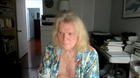 Snapshot of lovestylistwomen chatting on April 2026 06:08:01 AM Michael online show from April 2026 06:08:01 AM
