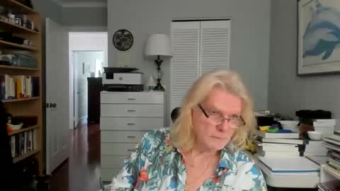 Snapshot of lovestylistwomen chatting on April 2026 06:19:02 PM Michael online show from April 2026 06:19:02 PM