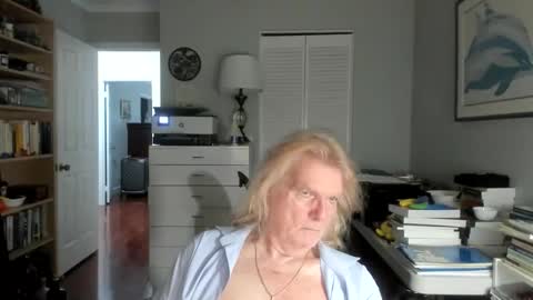 Snapshot of lovestylistwomen chatting on April 2026 02:10:01 AM Michael online show from April 2026 02:10:01 AM