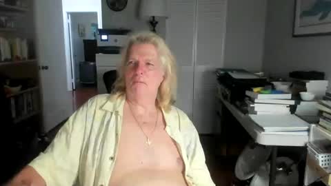 Snapshot of lovestylistwomen chatting on June 2026 10:36:01 AM Michael online show from June 2026 10:36:01 AM
