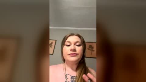Snapshot of lovetubes101 chatting on May 2026 02:19:02 AM lovetubes101 online show from May 2026 02:19:02 AM