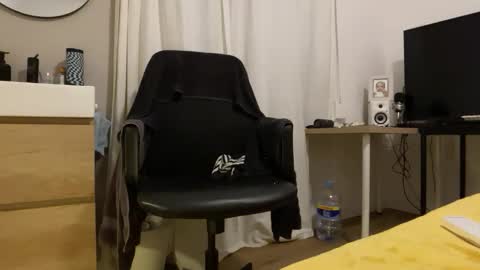 loveweed22 online show from April 2026 06:38:01 PM