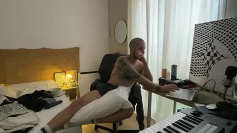 loveweed22 online show from May 2026 02:02:02 PM