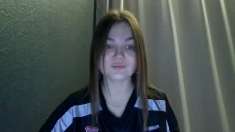 loviesimone online show from December 2025 09:52:01 PM