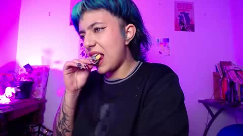 loving_alma online show from November 2025 03:45:02 AM