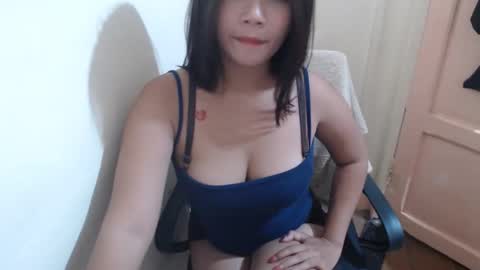 loving_ellah19 online show from October 2025 03:53:01 PM