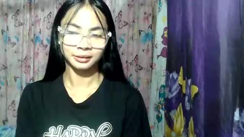 Snapshot of loving_rhean chatting on June 2026 10:27:01 AM loving_rhean online show from June 2026 10:27:01 AM