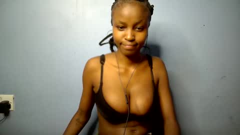 lovly_lastborn online show from March 2026 07:59:01 AM