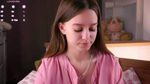 Snapshot of lowmenow chatting on May 2026 11:49:02 AM Amelia online show from May 2026 11:49:02 AM